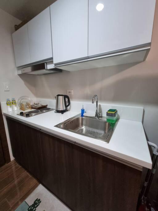 Great View 1 Bedroom Condo In Makati Near Trident Tower 马尼拉 外观 照片