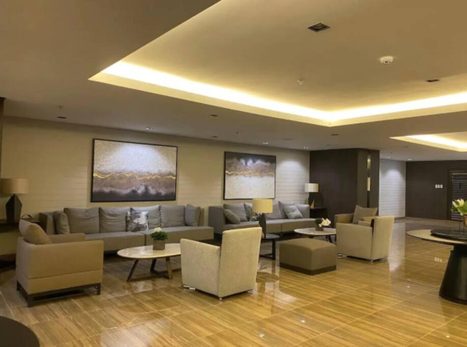 Great View 1 Bedroom Condo In Makati Near Trident Tower 马尼拉 外观 照片